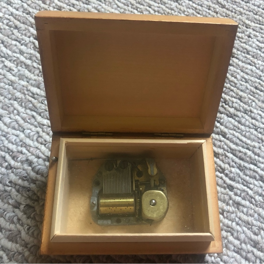 Vintage REUGE Swiss Made Musical Box - Picture 13 of 14